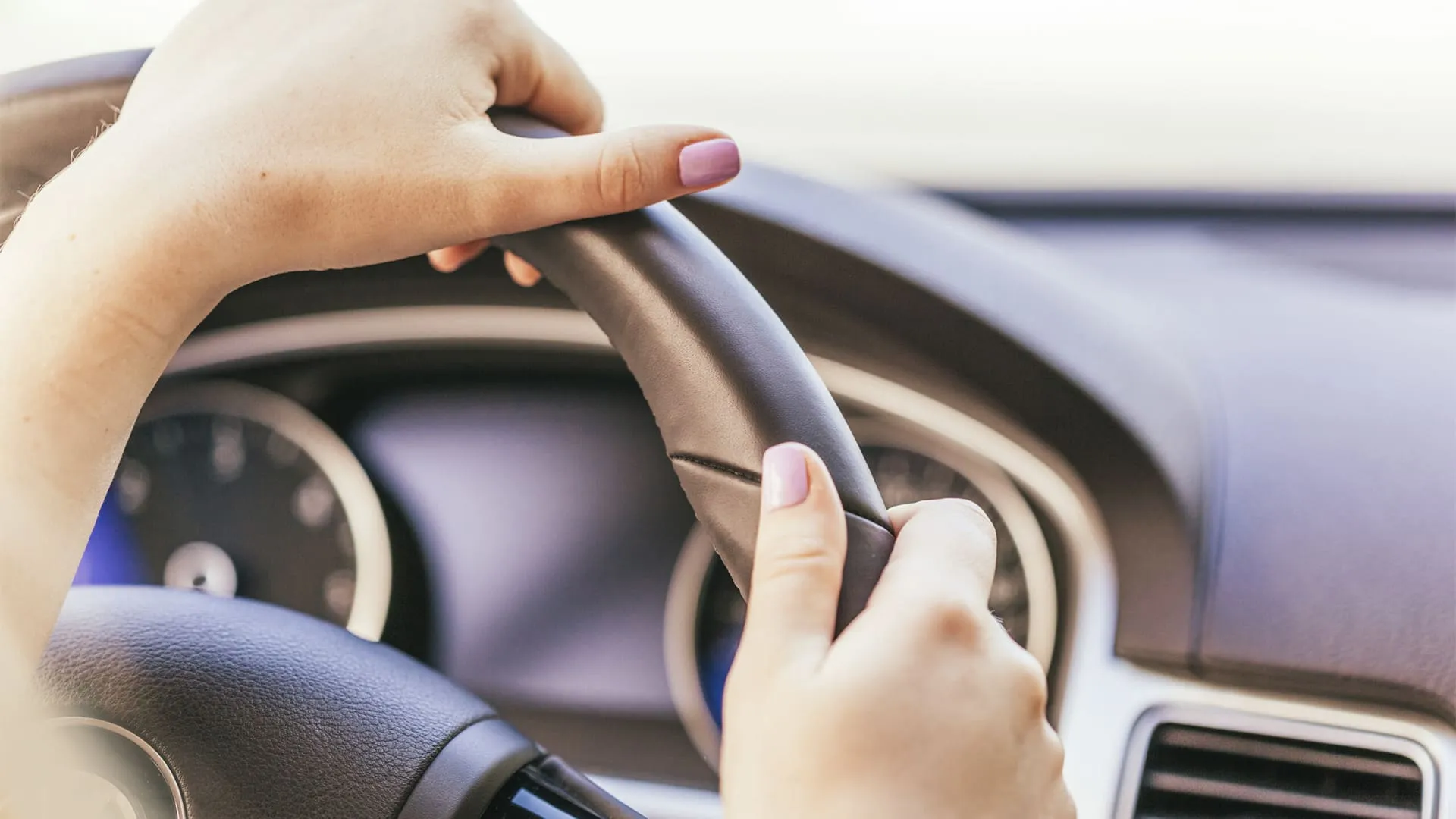 Direção Defensiva mãos no volante